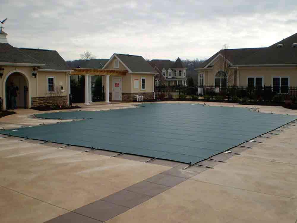 RuggedMesh Mesh Rectangular Safety Pool Cover 20 x 40 Feet, 4 x 8 Feet Right 1-2 Foot Offset Step
