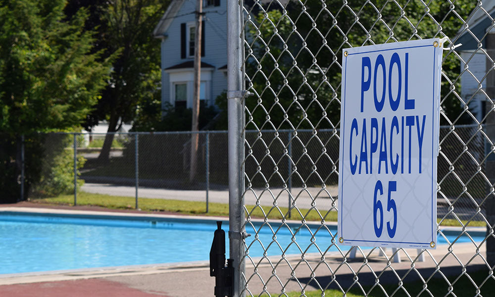 Pool Capacity With 4 Inch Lettering Sign in Spanish - 12 x 18 Inches on Styrene (Customize or Leave Blank)